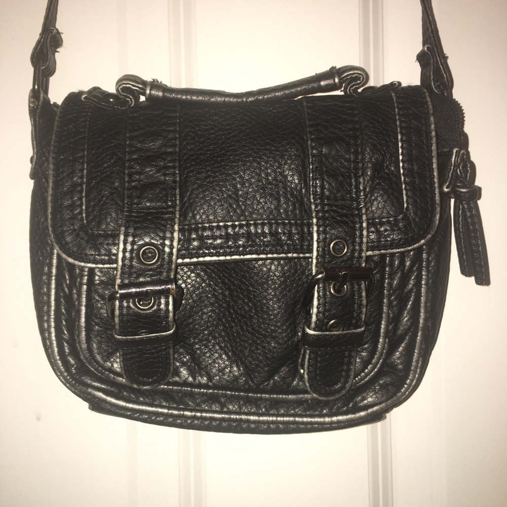 LEATHER CROSSBODY